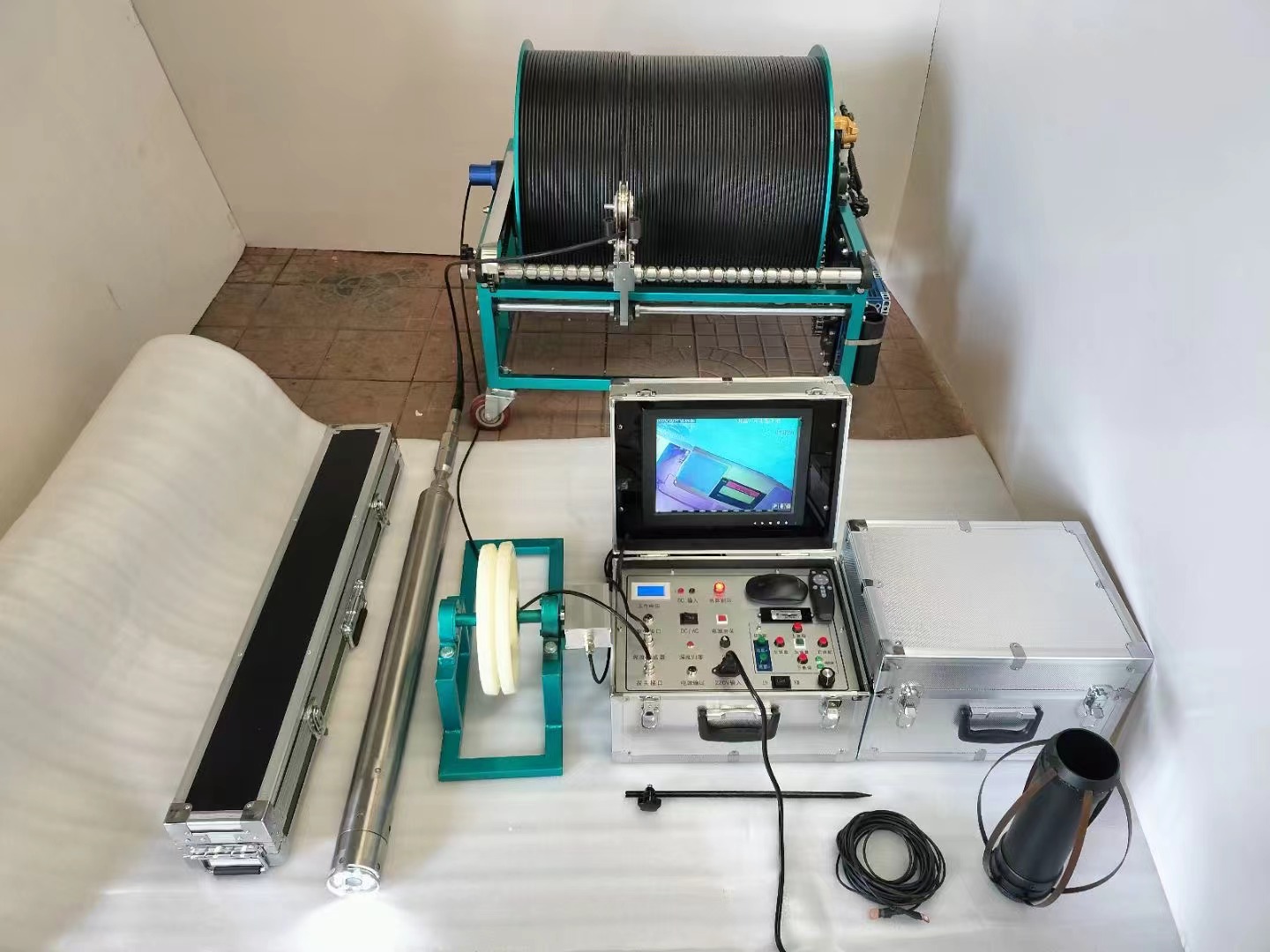 Down Hole TV imager for water well oil and gas geology industries