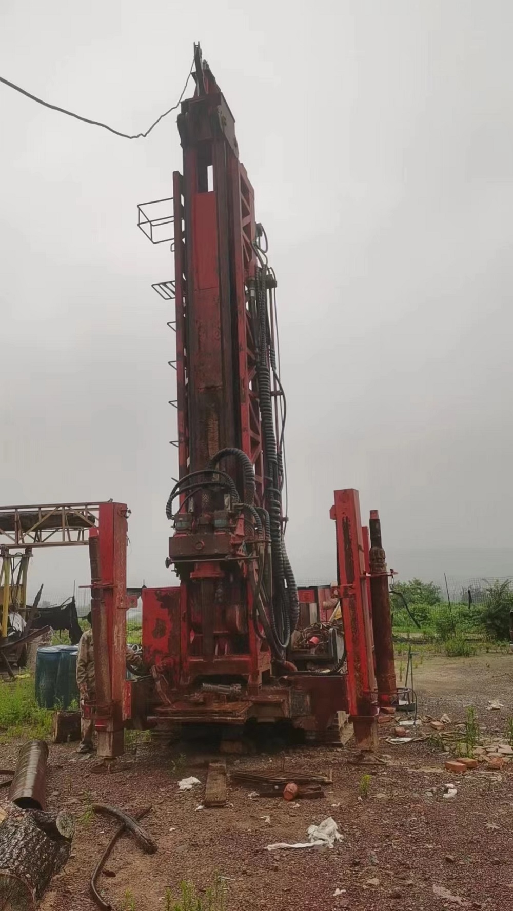 DTH water well drilling rig crawler 1000m depth hydraulic well drilling rig for sale
