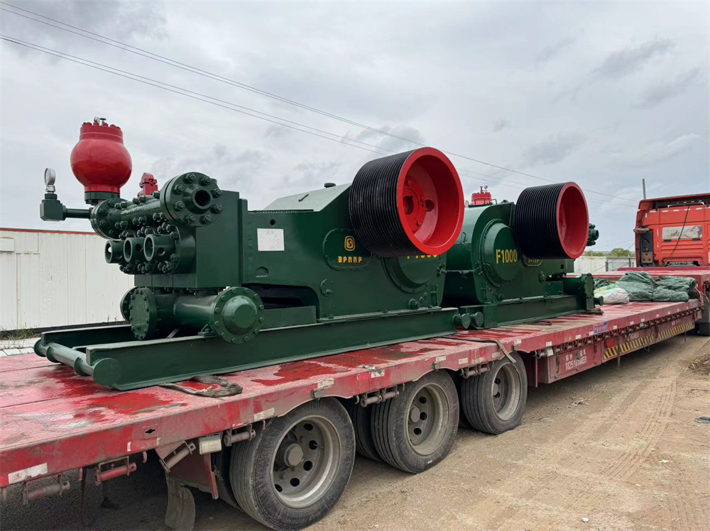 Used and Refreshed Oilfield Triplex Mud Pump F1000 F1300 F1600 