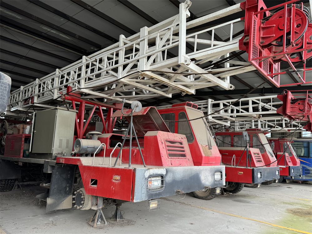 Surplus inventory electric 50 ton workover rig